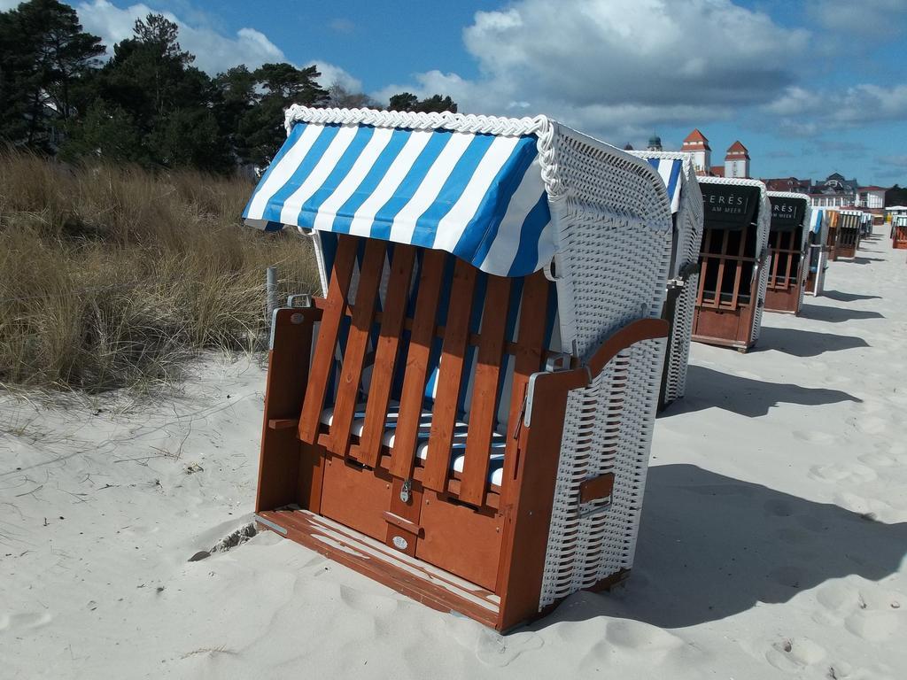 Strandnahe Fewos Mit 2 Schlafzimmern Und Balkon, Residenz Prorer Wiek, บินซ์ ภายนอก รูปภาพ